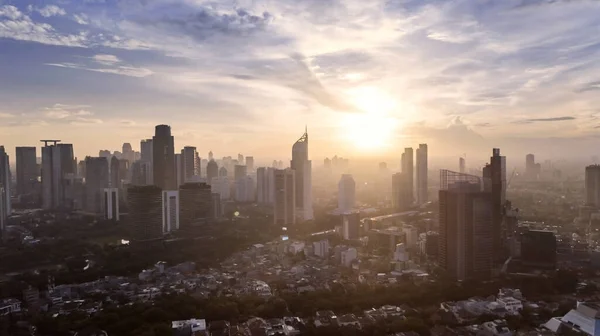 Jakarta Indonésia Fevereiro 2022 Vista Drone Arranha Céu Enevoado Cidade — Fotografia de Stock