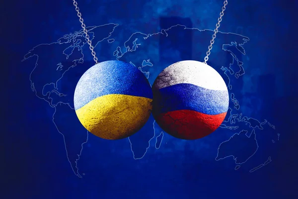 Drapeaux Nationaux Ukraine Russie Sur Deux Boules Démolition Préparant Entrer — Photo