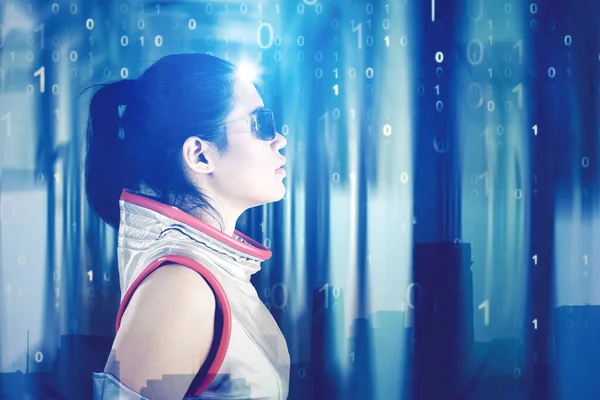 Female Robot Wearing Futuristic Glasses While Standing Cyberspace Code Binary — Stock Photo, Image