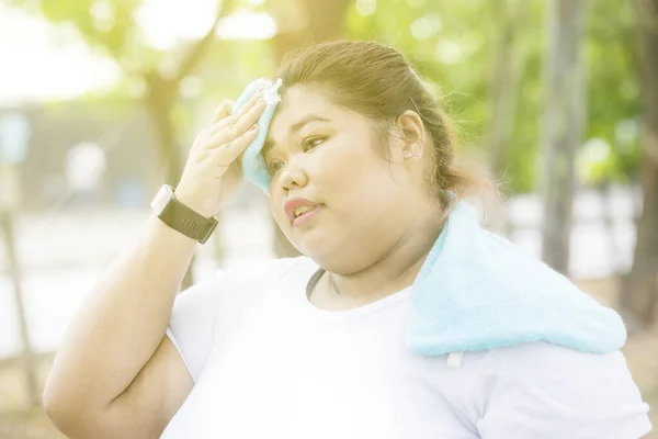 Picture Tired Fat Woman Having Headache While Exercising Park While — Stock Photo, Image