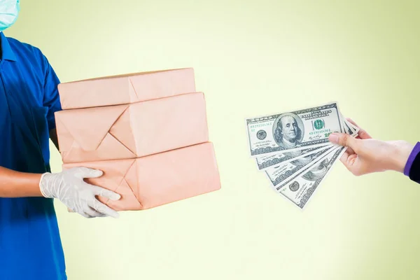 Businessman Hands Receiving Package Giving Money Male Courier While Standing — Fotografia de Stock