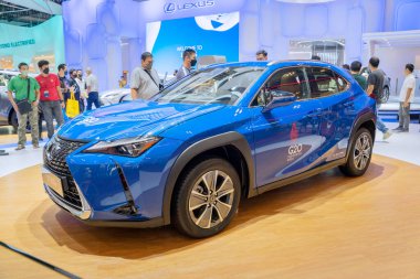 Tangerang - Endonezya. 22 Ağustos 2022: Gaikindo Endonezya Uluslararası Otomobil Fuarı 2022 'de Lexus UX 300e otomobil sergilendi