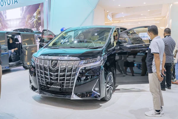 Tangerang Indonesien August 2022 Toyota Präsentiert Neues Alphard Auto Auf — Stockfoto