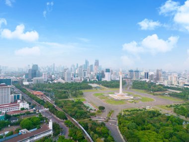 JAKARTA - Endonezya. 29 Ağustos 2022: Endonezya 'nın Jakarta şehrinde yükselişe geçen Ulusal Anıt' ın güzel manzarası