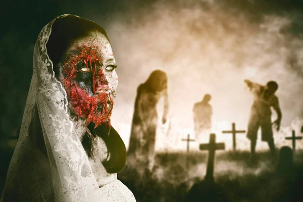 Concepto Horror Halloween Grupo Fantasmas Espeluznantes Pie Cementerio Llamas Disparo — Foto de Stock