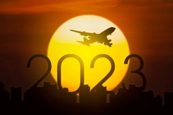 Silhouette Aircraft Flying Sky 2023 Numbers City Sunrise Sky Background — Stock Photo, Image