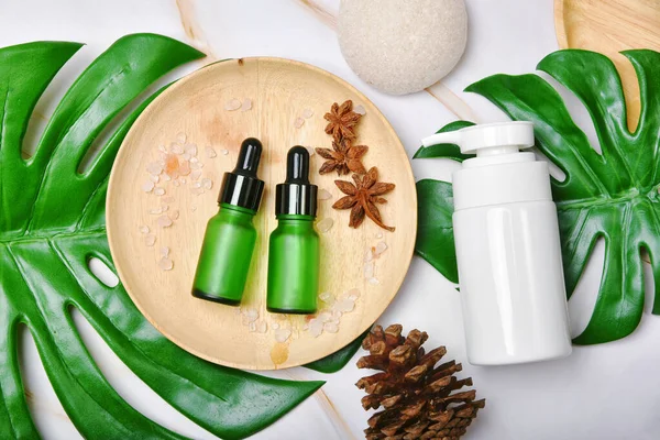 Természetes Bőrápoló Kozmetikai Termék Fűszerolajjal Kozmetikai Szivattyú Tartály Csomagolás Zöld — Stock Fotó