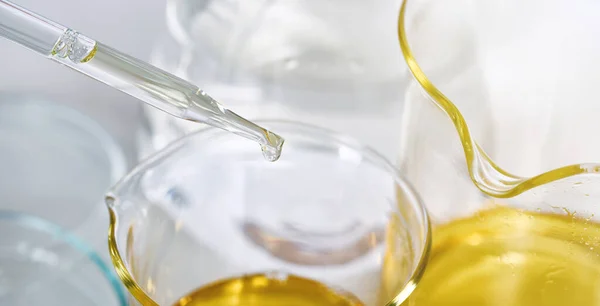 Oil Dropping Laboratorio Esperimenti Scientifici Formulazione Della Sostanza Chimica Ricerca — Foto Stock