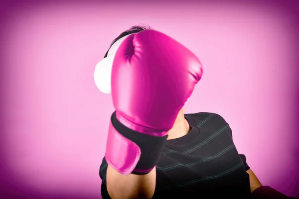 Asian Man Hitting Punch Glasses Working Out Boxing Video Games — Stockfoto