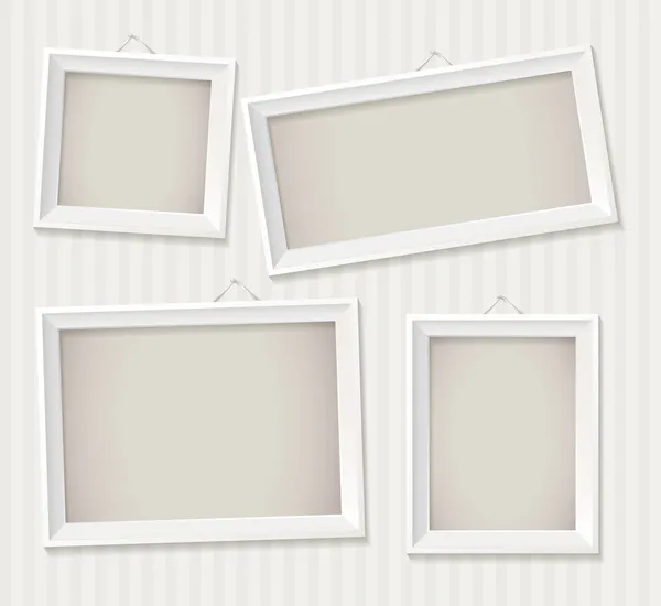 duvarda asılı beyaz boş çerçeve