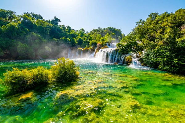 Vízesések Skradinski Buk Nemzeti Park Krka Horvátország Víz Áramlása Gyönyörű — Stock Fotó