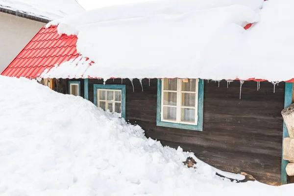 Kleine Schneebedeckte Häuser Winter Der Hohen Tatra Winterwetter — Stockfoto