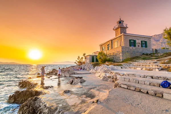 Makarska Kroatien 2021 Die Menschen Freuen Sich Auf Den Sonnenuntergang — Stockfoto