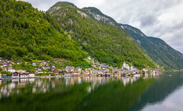 Vista Aérea Del Pueblo Montaña Austriaco Hallstatt Lago Hallstatter Hermosa —  Fotos de Stock