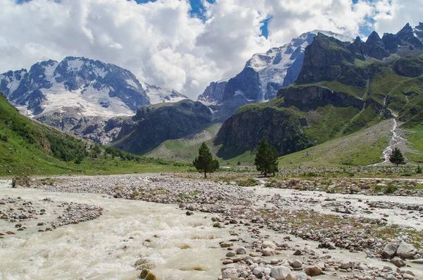 Adyrsu Gorge Trek Horu Ullu Tau Krásný Výhled Zuřící Horskou — Stock fotografie
