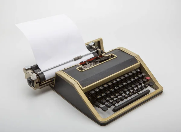 Alte Schreibmaschine Auf Weißem Hintergrund — Stockfoto