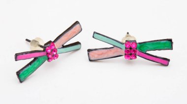 Çok renkli taş kolye.