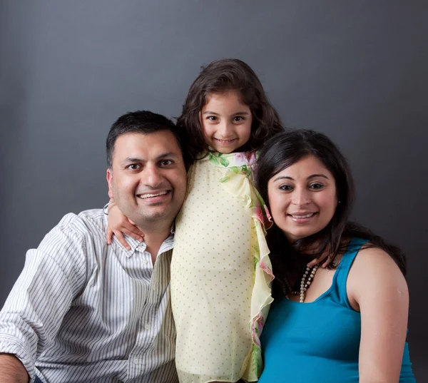 Família indiana oriental feliz — Fotografia de Stock