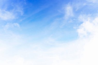 Tokyo 'da bulutlu mavi gökyüzü.