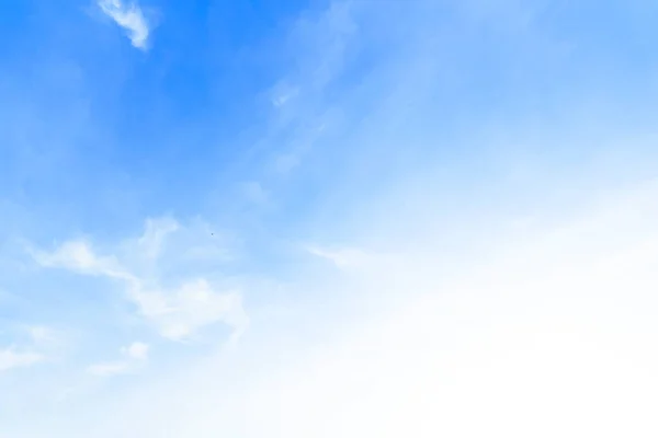 Arkaplan gökyüzü gradyanı bulutu, Phuket Tayland 'da serinletici gökyüzü ile gözlerinizin tadını çıkarın..