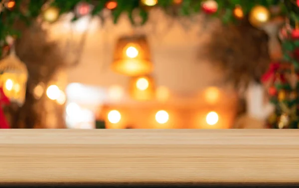Пустой Деревянный Стол Размытый Рождественский Фон Абстрактных Перед Кафе Рестораном — стоковое фото