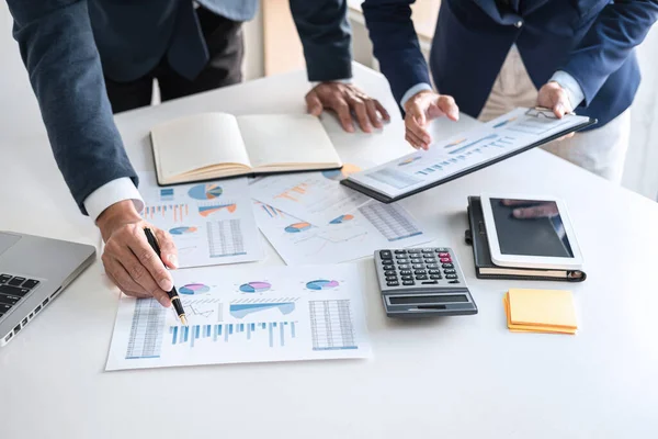 Equipo Negocios Están Trabajando Con Líder Presentación Los Colegas Estrategia — Foto de Stock