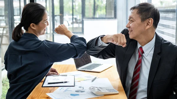 Business Team Shaking Elbow Bump New Normal Concept Greeting Meeting — Stock Photo, Image