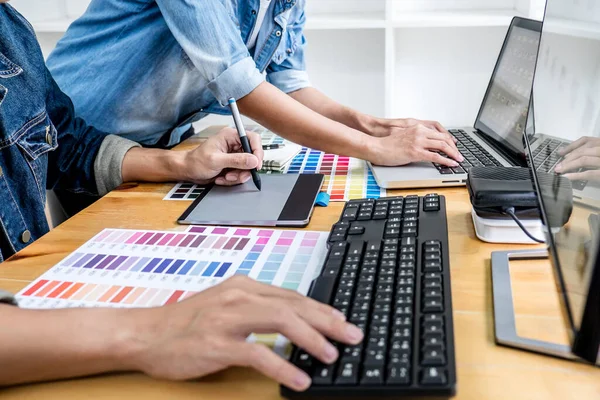 Two Colleagues Creative Graphic Designer Working Color Selection Drawing Graphics — Stock Photo, Image