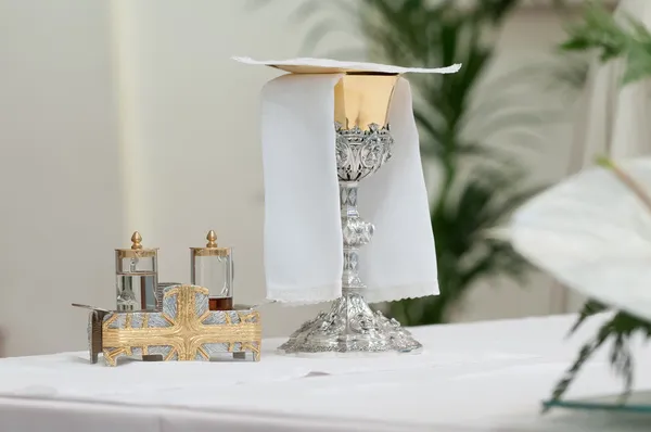 Church altar during mass — Stock Photo, Image