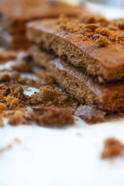 Bal keki katmanları yakın çekim, önce pasta yapmak için