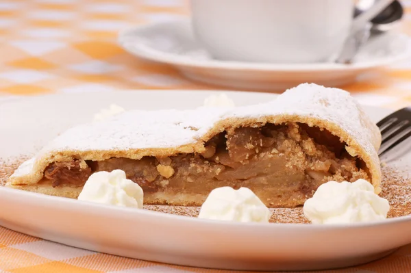 Strudel de maçã — Fotografia de Stock