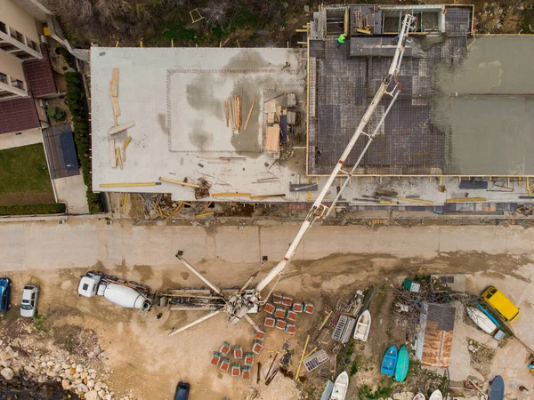 Pouring Concrete Cement Roof Residential Building Construction Using Concrete Pump — Stock Photo, Image