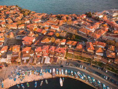 Bulgaristan 'ın Karadeniz kıyısındaki antik kenti Nesebar' ın havadan görünüşü.