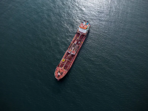 Geniş Bir Kargo Gemisi Tanker Taşıyıcısı Tepeden Aşağı Hava Manzaralı — Stok fotoğraf