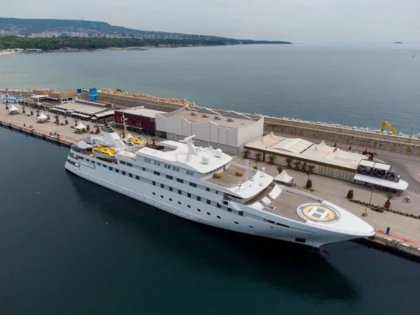 Aerial Top View Luxury Yacht Port — Fotografia de Stock