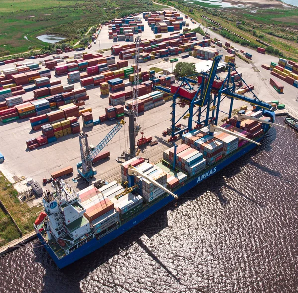 Varna Bulgarije Mei 2022 Bovenaanzicht Vanuit Lucht Van Een Containerschip — Stockfoto