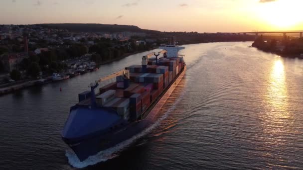 Varna Bulgarije Mei 2022 Bovenaanzicht Vanuit Lucht Van Vrachtcontainerschip Zee — Stockvideo