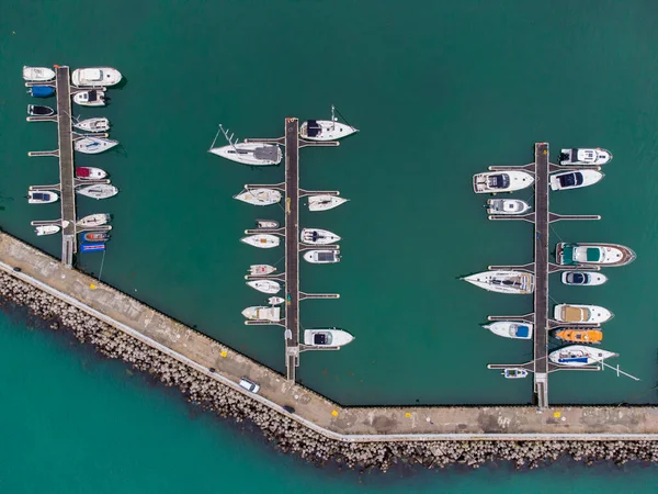 Luftaufnahme Vieler Yachten Und Boote Die Der Marina Festgemacht Haben — Stockfoto