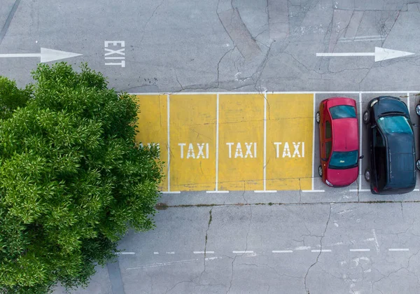 Pusty Parking Miejscami Parkingowymi Dla Taksówek Widok Góry — Zdjęcie stockowe