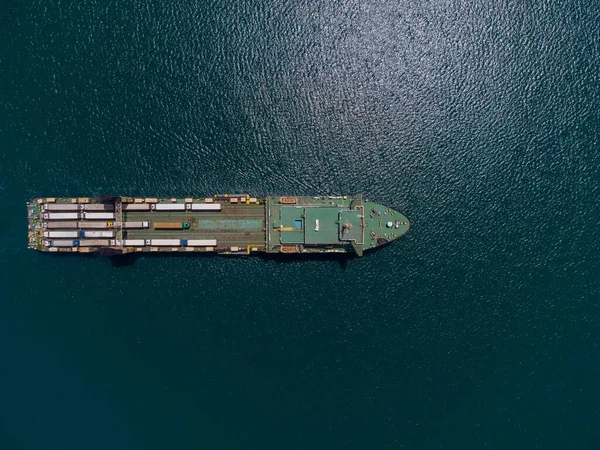 Aerial Top View Ferry Boat Transporting Trucks Sea — Foto Stock