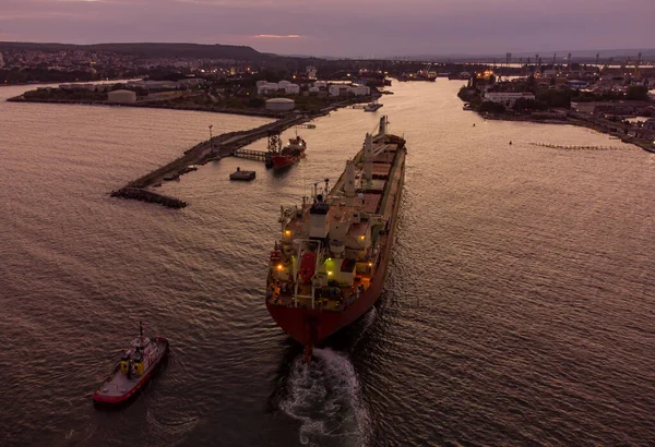 Navio Carga Graneleiro Entra Para Porto Varna Para Descarga Noite — Fotografia de Stock