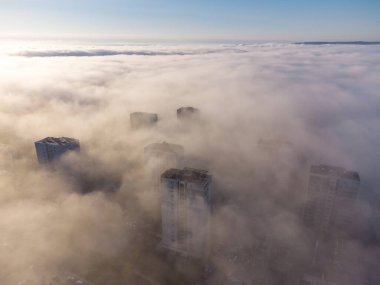 Şehir sabah sisli, hava manzaralı Varna Bulgaristan