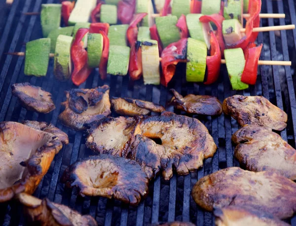 Brochettes Légumes Champignons Sur Barbecue Griller Nourriture Sur Barbecue Grill — Photo