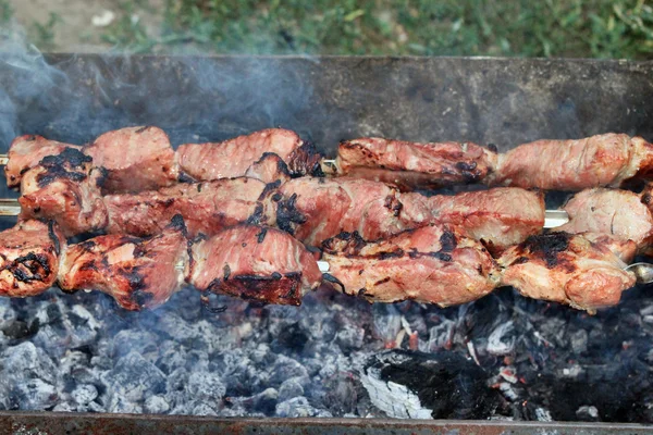 Skjevere på grillen – stockfoto