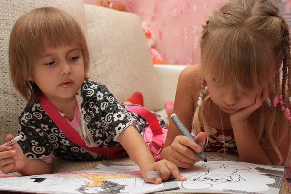 Meisjes verf pennen tekening — Stockfoto