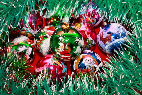 Bolas de Natal multi-coloridas — Fotografia de Stock