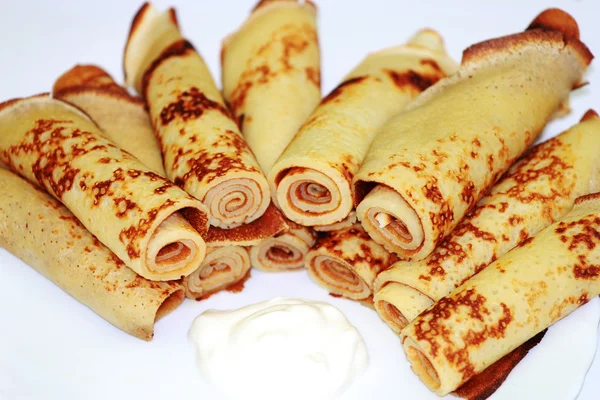 Karnaval. Pancake dengan krim asam — Stok Foto