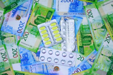 Maaş alıyordum. Rus parasıyla soğuk algınlığı ilacı