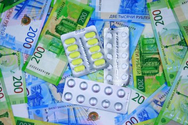 Rus parasının üzerindeki haplar