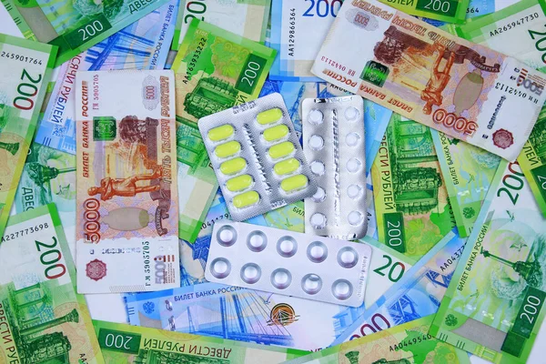 Rus parasının üzerindeki haplar